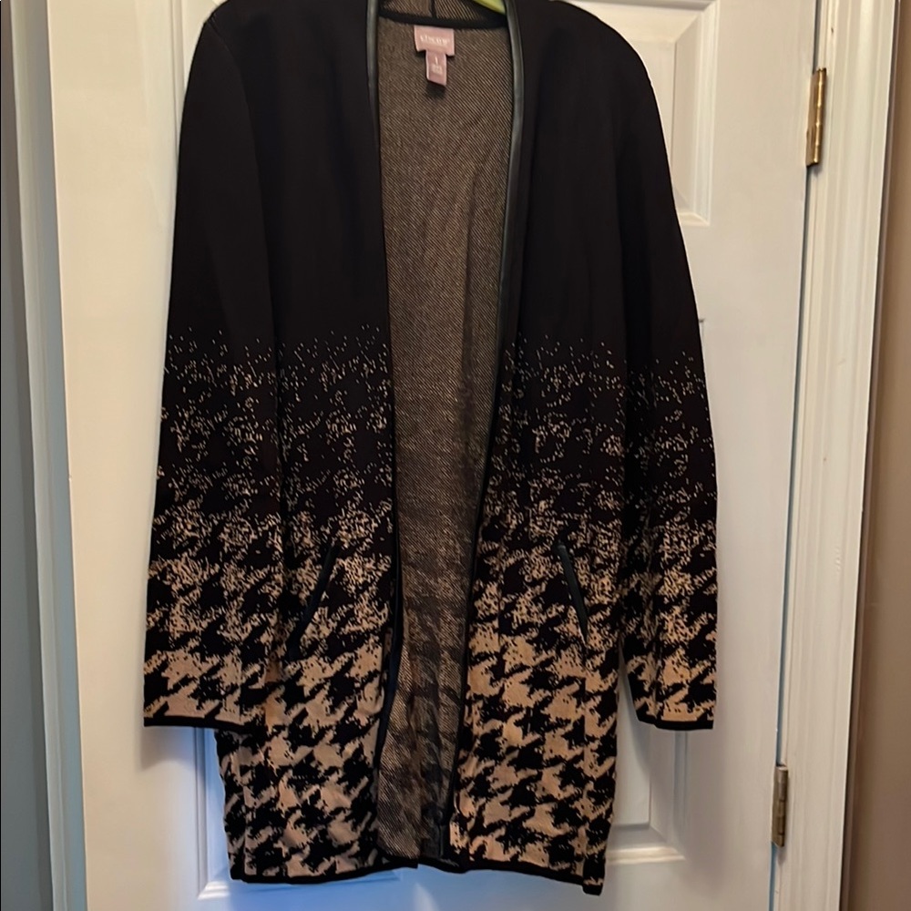 Chicos Stylish Black and Tan Women's Sweater. Size 1 New with tags